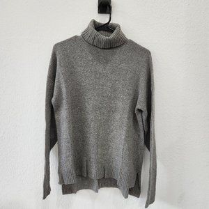 J Crew Relaxed Fit Boyfriend Turtleneck Sweater size Medium Grey Gray Wool